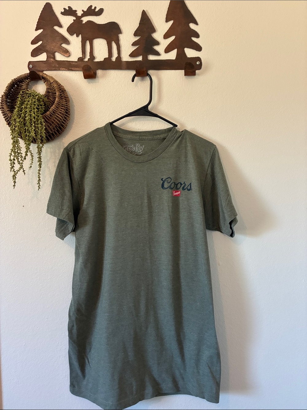 Tee Luv Coors Banquet "The Legend" Graphic Tee